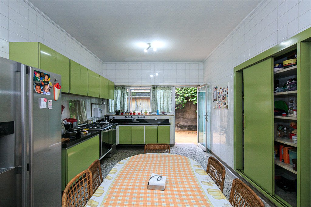 Casa Térrea à venda com 4 quartos, sendo 1 suíte, em Alto da Boa Vista, São Paulo, SP