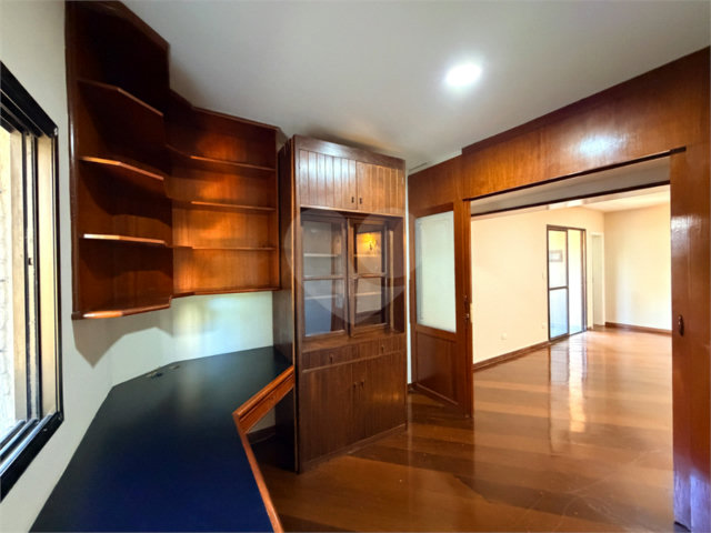 Apartamento à venda com 3 quartos, sendo 1 suíte,  em Alto da Boa Vista, São Paulo, SP