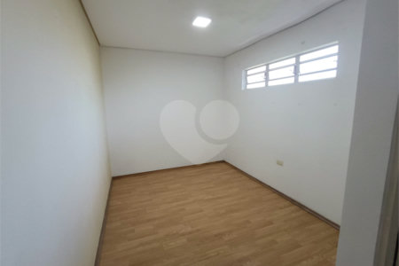 Chácara à venda com 4 quartos, sendo 1 suíte, em Vila Vilma (mailasqui), São Roque, SP