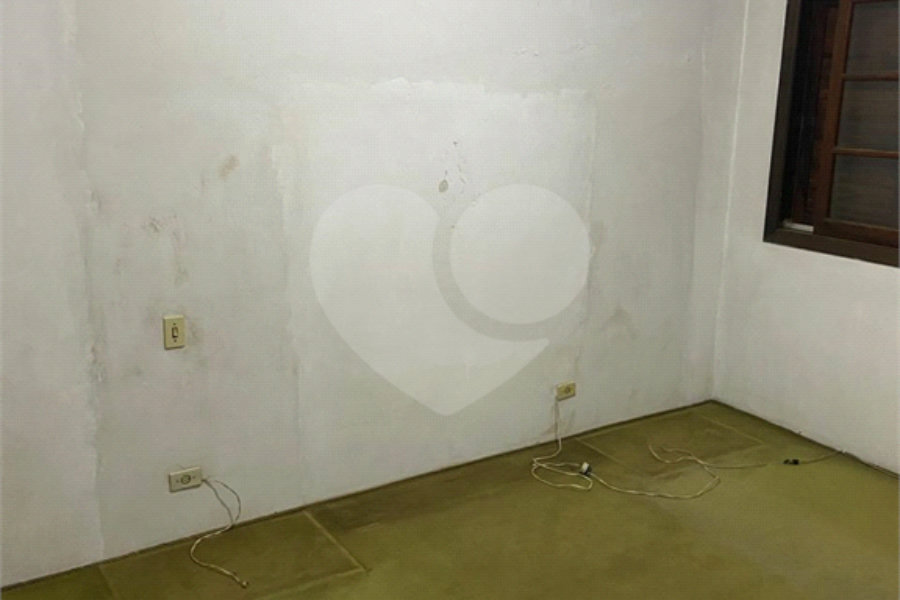 Sobrado à venda com 3 quartos, sendo 1 suíte,  em Parada Inglesa, São Paulo, SP