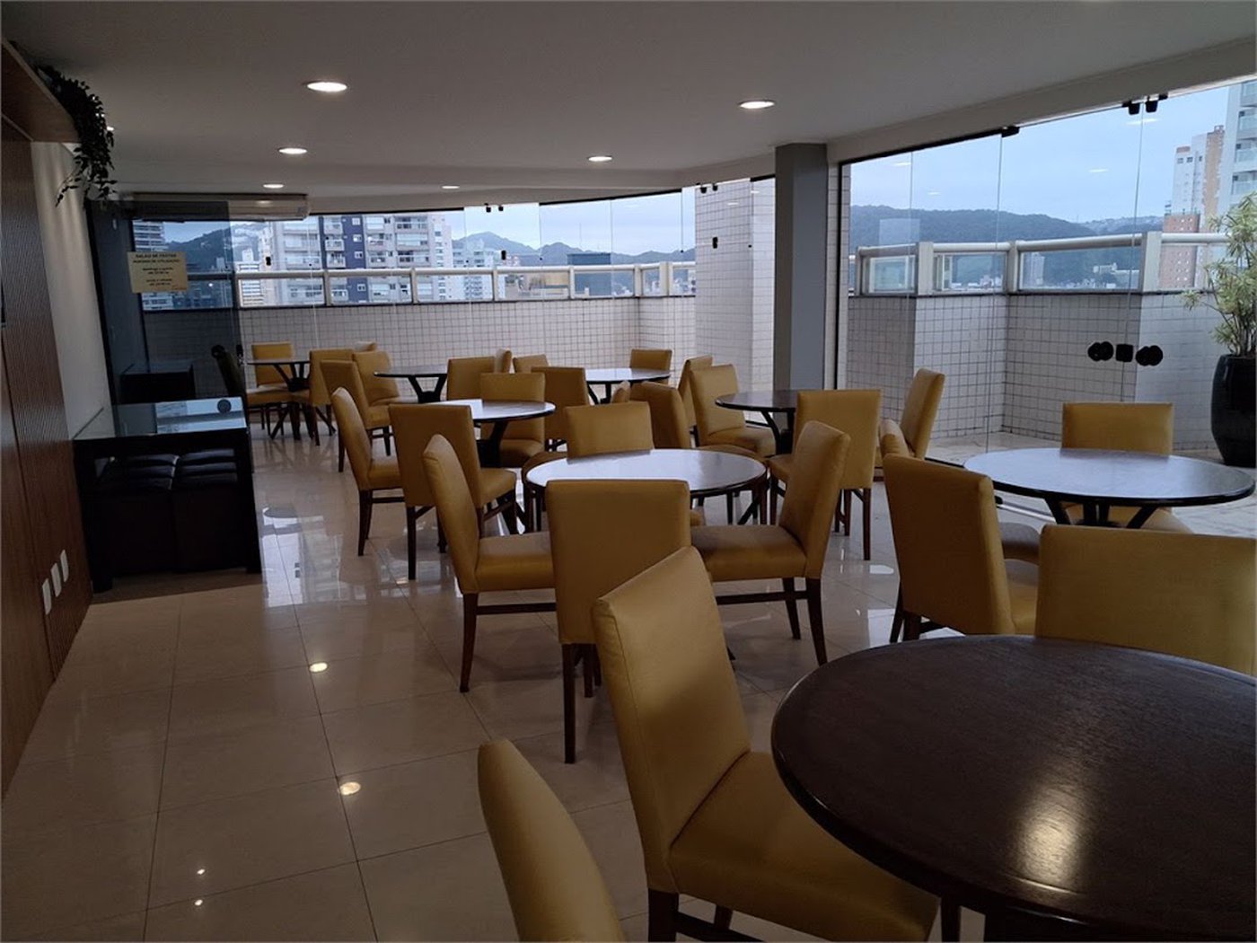 Apartamento Residencial à venda, Gonzaga, Santos - AP0761.