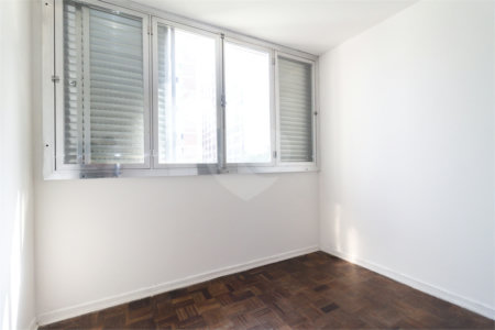 Apartamento à venda com 3 quartos, sendo 1 suíte, em Cerqueira César, São Paulo, SP