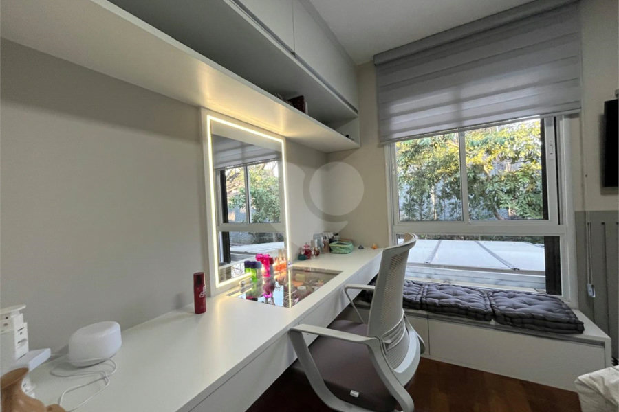 Casa à venda com 3 suítes no condomínio Domus, São Paulo - SP