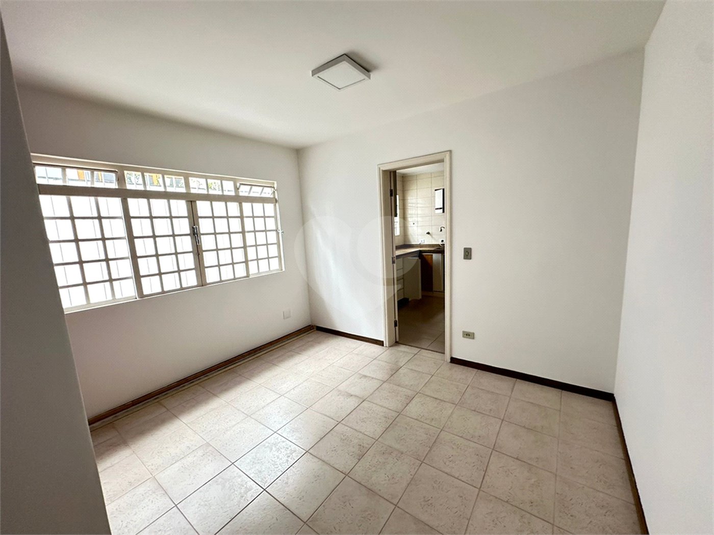 Casa à venda com 3 quartos, sendo 1 suíte, em Jardim Trussardi, São Paulo, SP