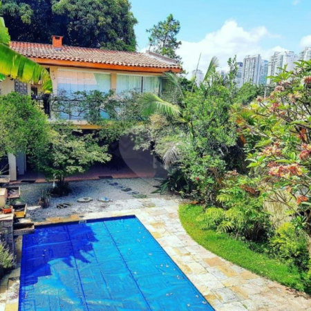 Sobrado à venda com 4 quartos, sendo 2 suítes, em Brooklin Velho, São Paulo, SP