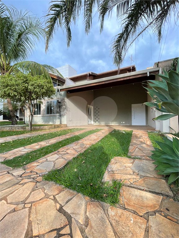 Casa à venda com 4 quartos, sendo 1 suíte, no condomínio Raizes, Paulínia - SP