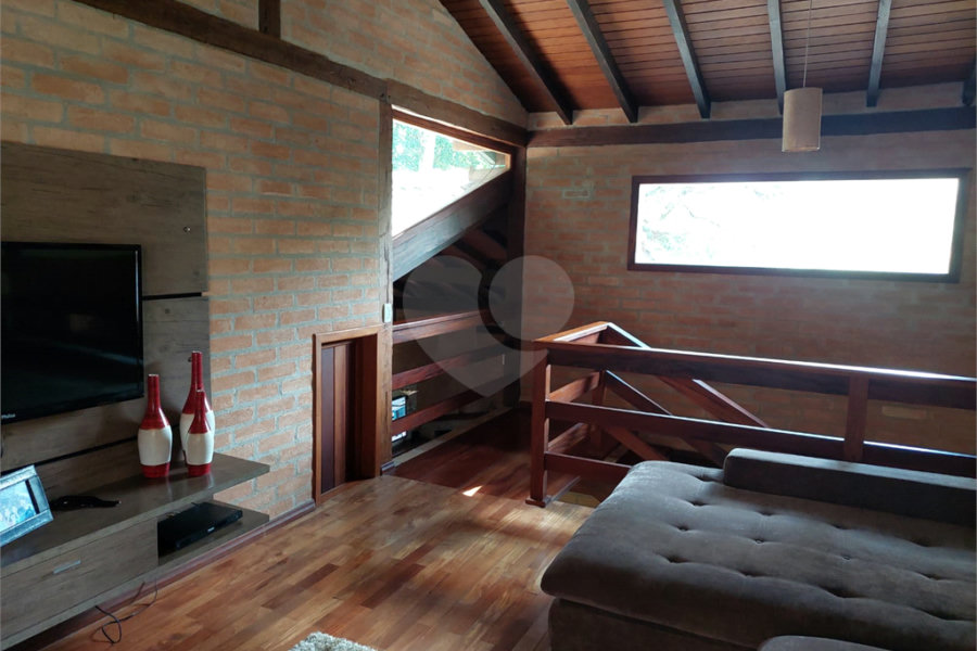 Casa à venda com 3 suítes em Roseira, Mairiporã, SP