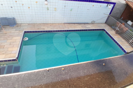 Casa à venda com 4 quartos, sendo 1 suíte, em Bangu, Rio de Janeiro, RJ