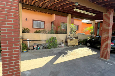 Casa Térrea à venda com 3 quartos em Vila Áurea, Poá, SP