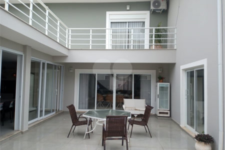 Casa à venda com 4 suítes no condomínio Villaggio Capriccio, Louveira - SP