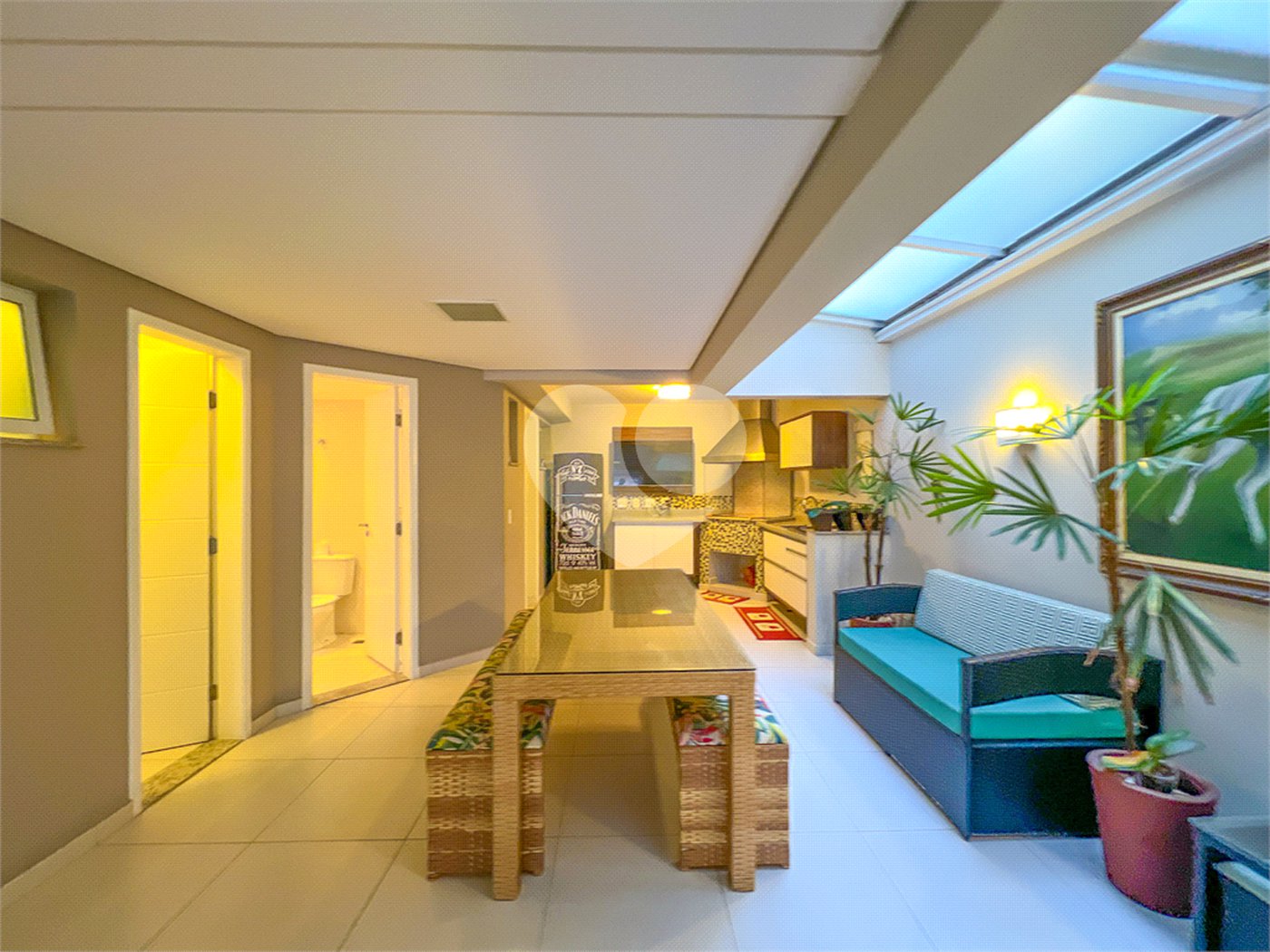 Casa à venda com 3 quartos, sendo 2 suítes, no condomínio Floradas da Serra, São Paulo - SP