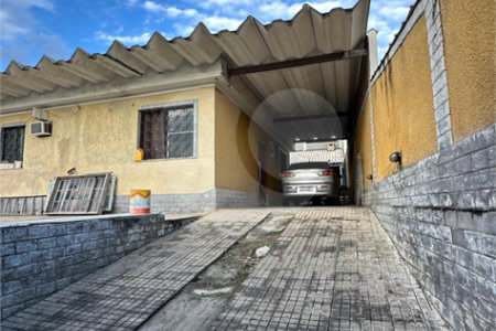 Casa à venda com 3 quartos em Santa Cruz, Rio de Janeiro, RJ
