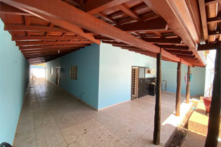 Casa à venda com 3 quartos, sendo 1 suíte, em São Félix, Balsas, MA