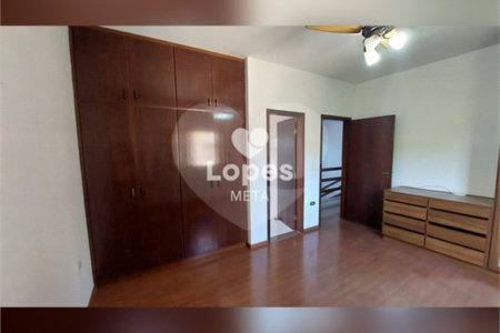 Casa à venda com 3 quartos, sendo 1 suíte, no condomínio Eldourado, São José dos Campos - SP