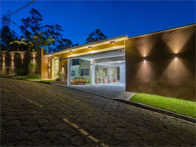 Casa à venda com 3 suítes no condomínio Parque Imperial da Cantareira, Mairiporã - SP