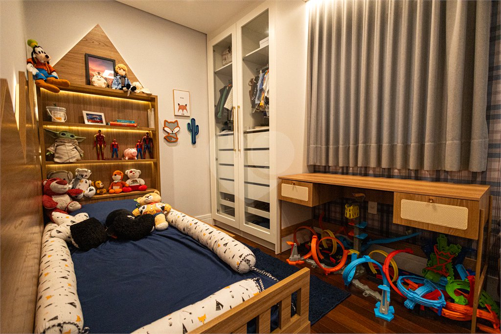 Apartamento à venda com 5 quartos, sendo 4 suítes,  em Parque Reboucas, São Paulo, SP