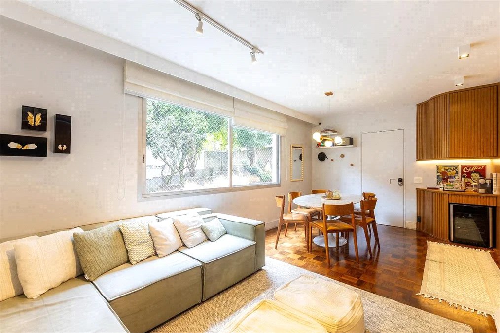 Apartamento à venda com 3 quartos, sendo 1 suíte, em Pinheiros, São Paulo, SP