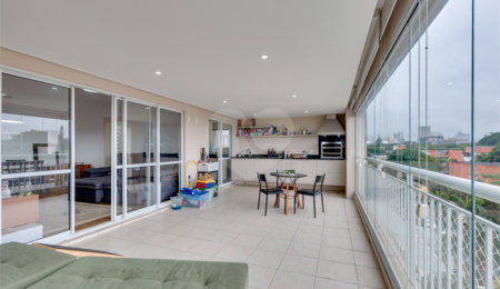 Apartamento à venda com 4 quartos, sendo 2 suítes,  em Santo Amaro, São Paulo, SP