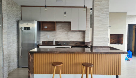Casa à venda com 6 quartos, sendo 4 suítes, no condomínio Alpes D Ouro, Bom Jesus dos Perdões - SP