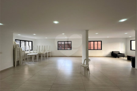 Apartamento de 48m2 à venda com 2 dormitórios e 1 vaga na Bosque da Saúde