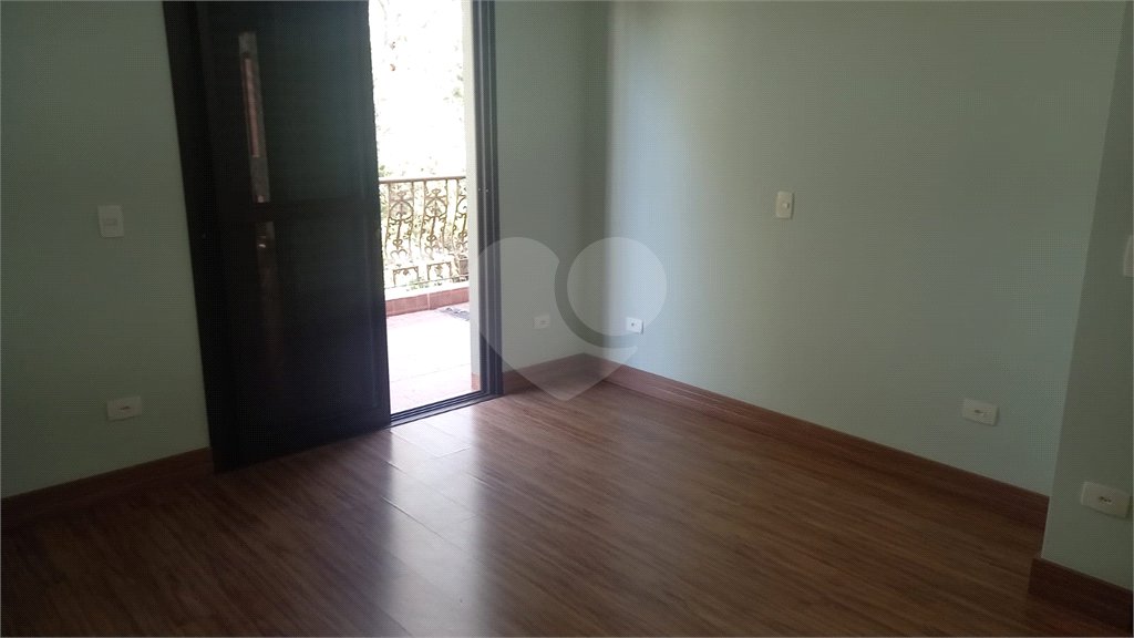 Sobrado à venda com 4 quartos, sendo 2 suítes, em Tremembé, São Paulo, SP