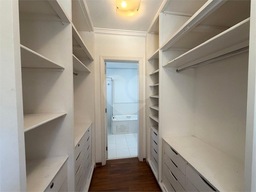 Casa à venda ou para alugar com 4 quartos, sendo 3 suítes, em Alto da Boa Vista, São Paulo, SP