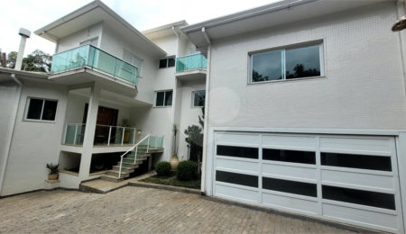 Casa à venda com 4 suítes no condomínio Jardim da Montanha I, Mairiporã - SP