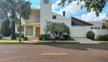 Casa à venda com 3 suítes no condomínio Damha I, São Carlos - SP