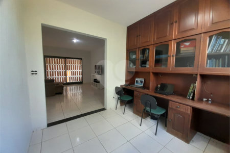 Casa de Alto Padrão à Venda e Locação no Parque Santa Mônica - São Carlos