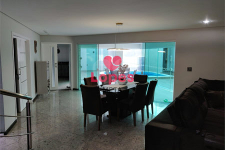 Casa à venda com 3 suítes no condomínio Jaridim Coleginho, Jacareí - SP