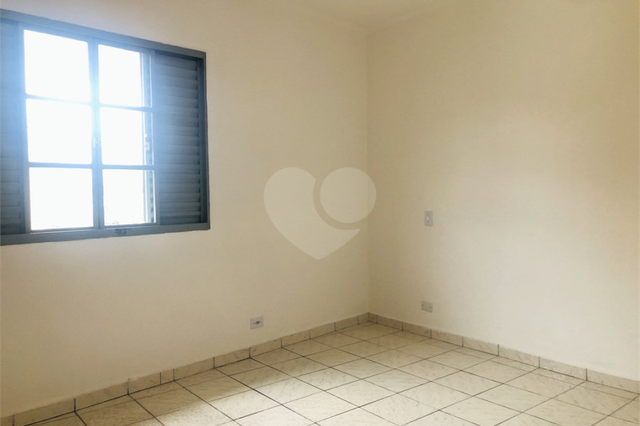 Sobrado à venda com 3 quartos, sendo 1 suíte, em Vila Romero, São Paulo, SP