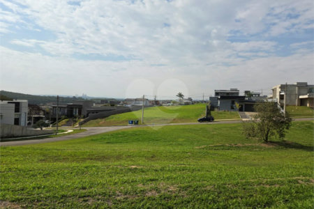Terreno à venda no condomínio Fazenda Alta Vista, Salto de Pirapora - SP
