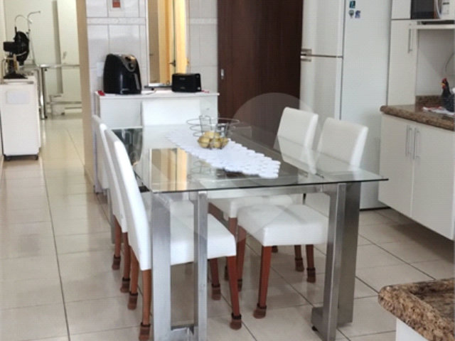 Sobrado à venda com 3 quartos, sendo 1 suíte,  em Penha, São Paulo, SP
