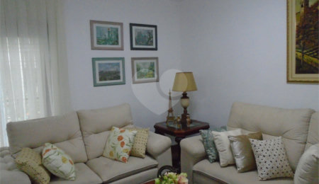 Casa Térrea à venda com 3 quartos, sendo 1 suíte, em Alto da Boa Vista, São Paulo, SP