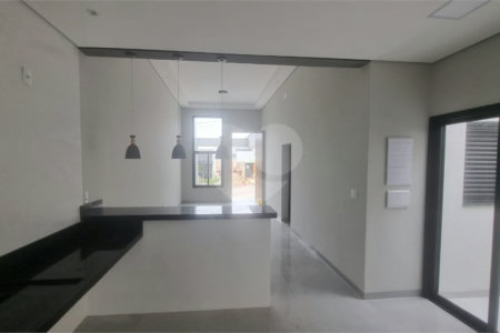 Casa à venda com 3 quartos, sendo 1 suíte, no condomínio Residencial Horto Villagio, Sorocaba - SP