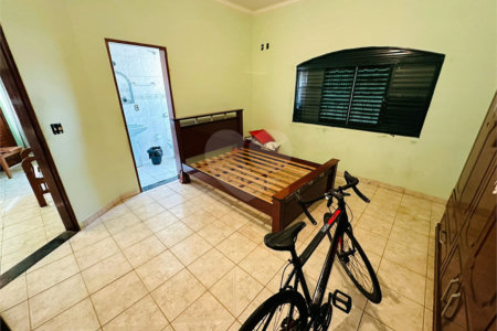 Sobrado à venda com 3 quartos, sendo 1 suíte,  em Jardim Regina, Indaiatuba, SP