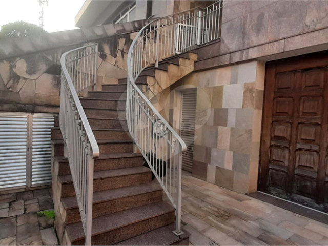 Sobrado à venda com 5 quartos, sendo 1 suíte,  em Vila Rosália, Guarulhos, SP
