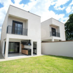 Casa à venda com 3 suítes em Vila Santista, Atibaia, SP
