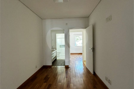 Casa à venda com 4 quartos, sendo 2 suítes,  no condomínio Montblanc, Sorocaba - SP