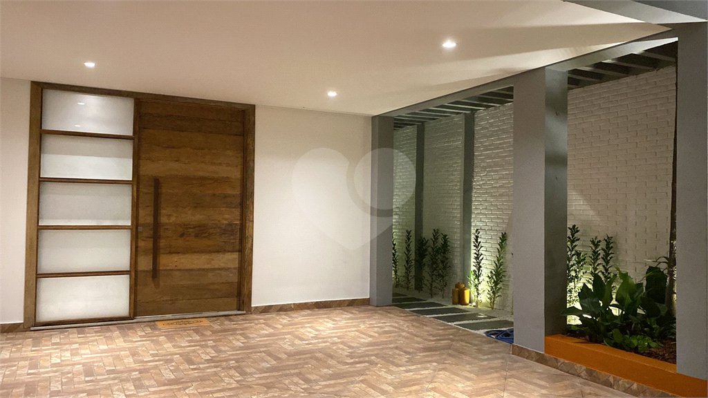 Sobrado à venda com 4 suítes em Vila Inah, São Paulo, SP