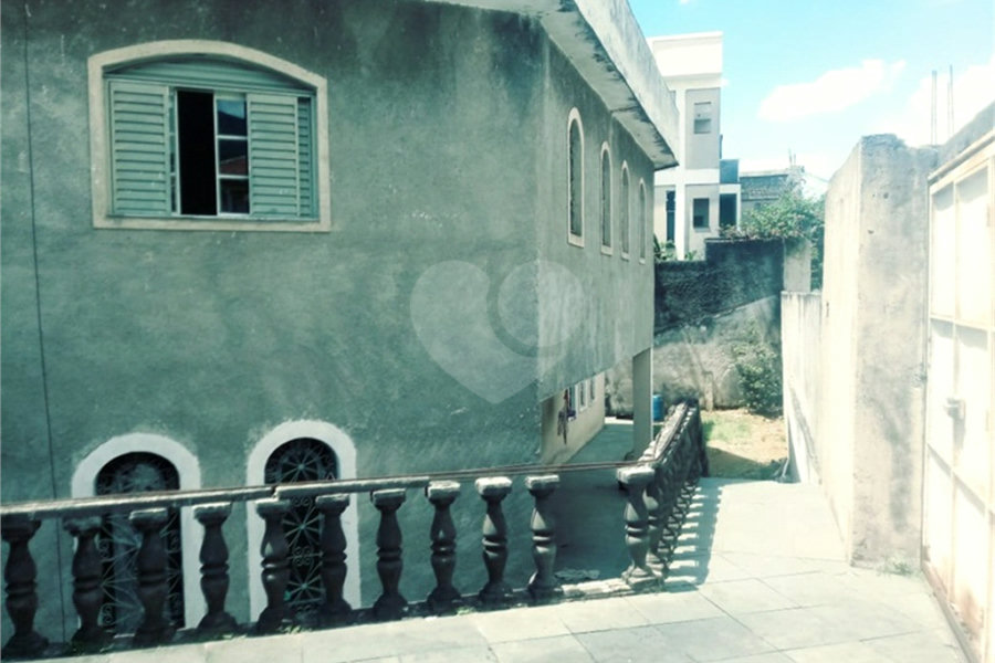 Sobrado à venda com 4 quartos, sendo 2 suítes, em Jardim Munhoz, Guarulhos, SP