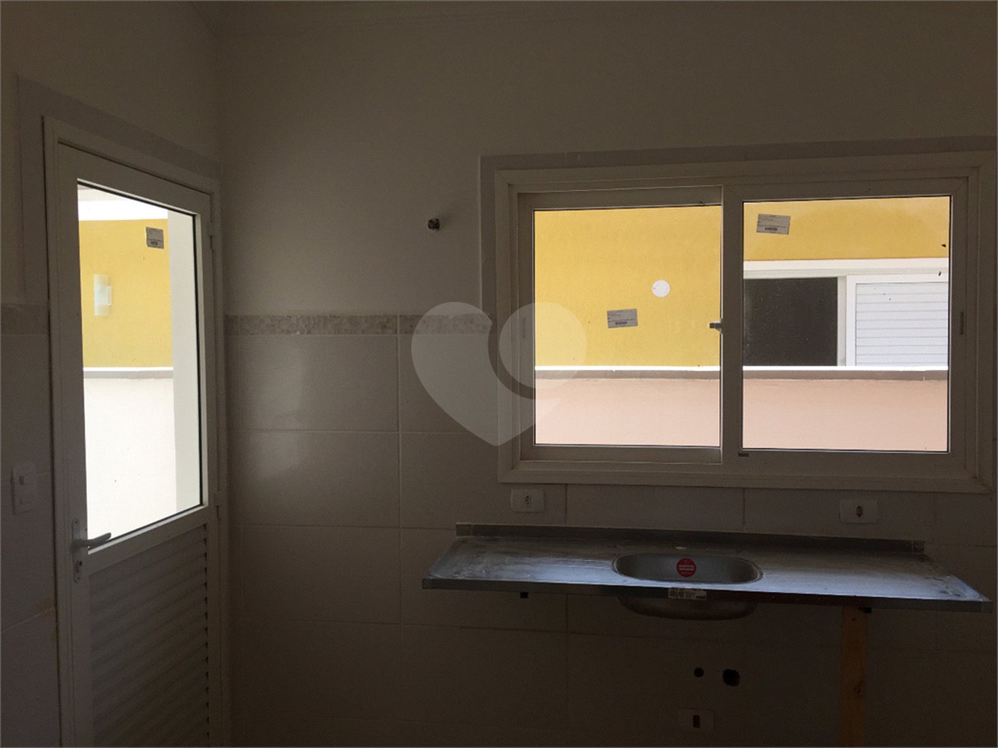 Casa à venda com 3 quartos, sendo 1 suíte, no condomínio Marfi Iii- Fase Iii, Bom Jesus dos Perdões - SP
