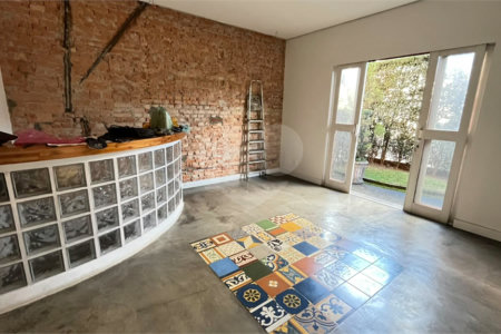 Sobrado à venda ou para alugar com 6 quartos, sendo 1 suíte, em Vila Mariana, São Paulo, SP