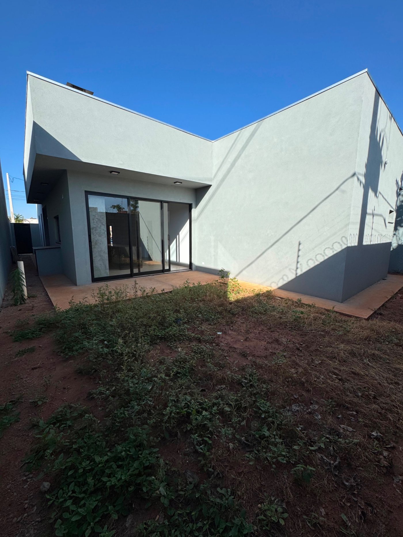 Casa à venda com 3 quartos, sendo 1 suíte,  em Residencial Costa Leste, Três Lagoas, MS