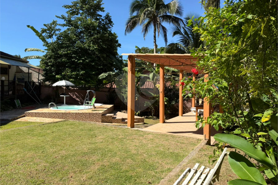 Casa à venda com 6 suítes em Massaguaçu, Caraguatatuba, SP