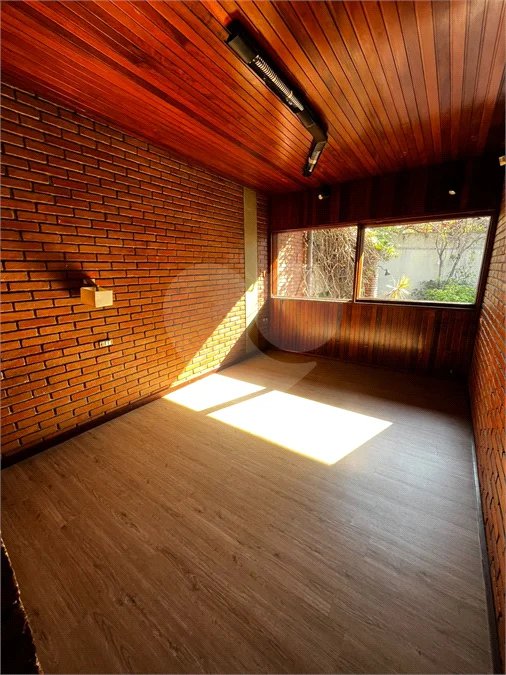 Sobrado à venda com 3 quartos, sendo 1 suíte, em Rolinópolis, São Paulo, SP