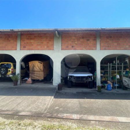 Chácara à venda com 5 quartos, sendo 2 suítes,  em Vila São Paulo, Mogi das Cruzes, SP