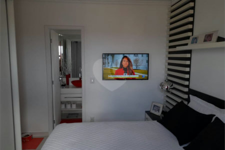 Apartamento à venda com 3 quartos, sendo 1 suíte,  no Centro, Mogi das Cruzes, SP
