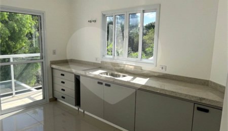 Sobrado à venda ou para alugar com 3 suítes em Vila Thais, Atibaia, SP