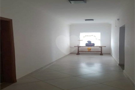 Casa à venda com 3 quartos, sendo 1 suíte, no condomínio Village Ipanema 1, Araçoiaba da Serra - SP
